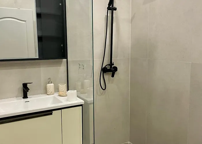 Apartmanhotel - Free Parking - Cozy Center - 3*